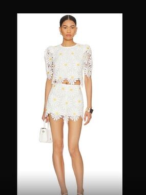 SAYLOR White Crochet Daisy Crop Top & Shorts with Yellow Centers sz S new